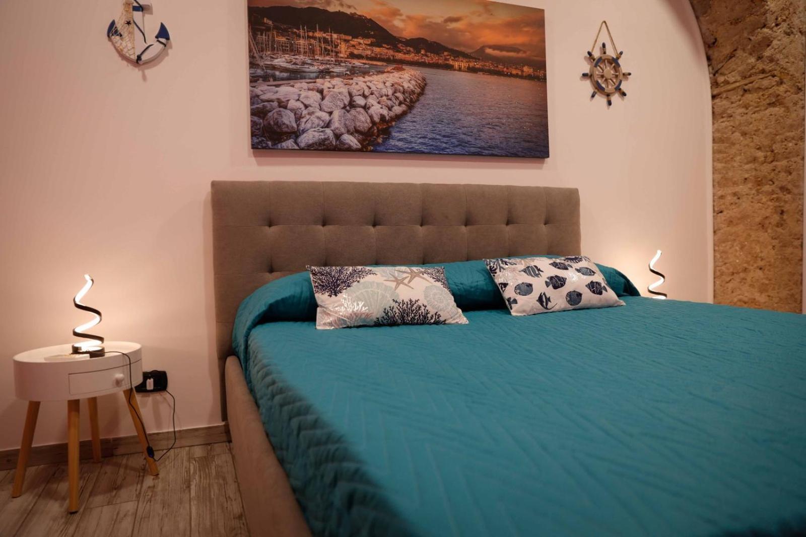 Stay In The Heart Of Salerno - Near The Duomo "La Finestra Sul Borgo" Luaran gambar