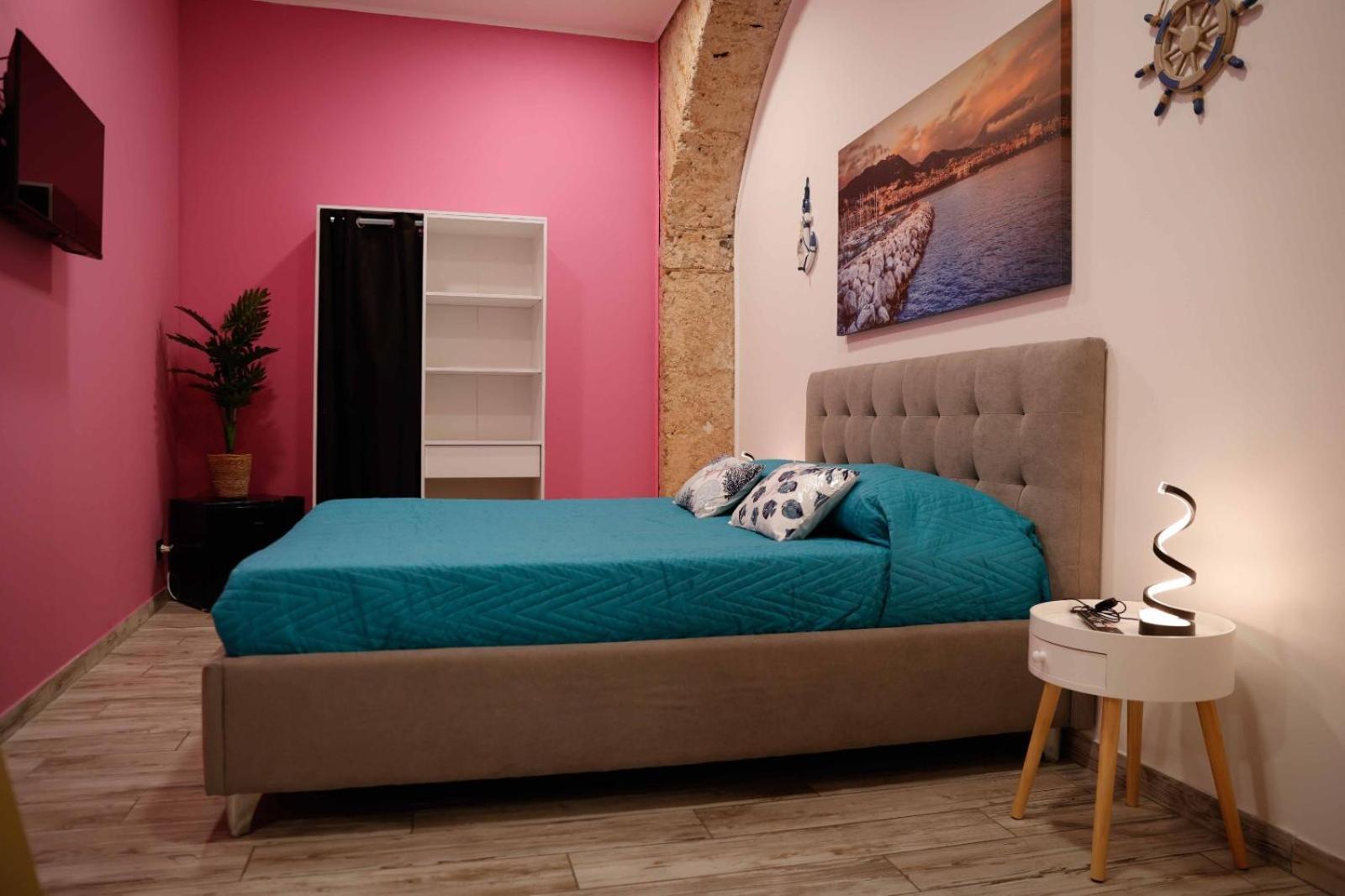 Stay In The Heart Of Salerno - Near The Duomo "La Finestra Sul Borgo" Luaran gambar