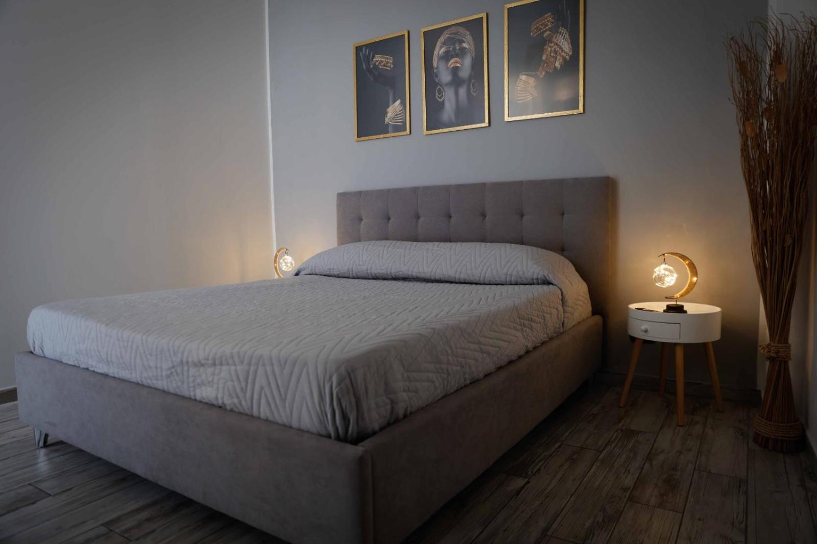 Stay In The Heart Of Salerno - Near The Duomo "La Finestra Sul Borgo" Luaran gambar